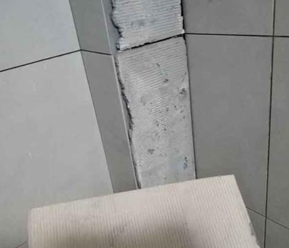 汕尾市瓷砖空鼓维修公司分享下厨房瓷砖脱落的补救措施。